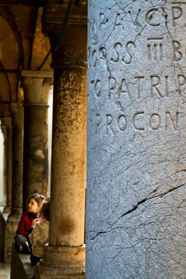 Sotto il porticato di Santa Maria Maggiore di Fabiano Venturelli (Crema)